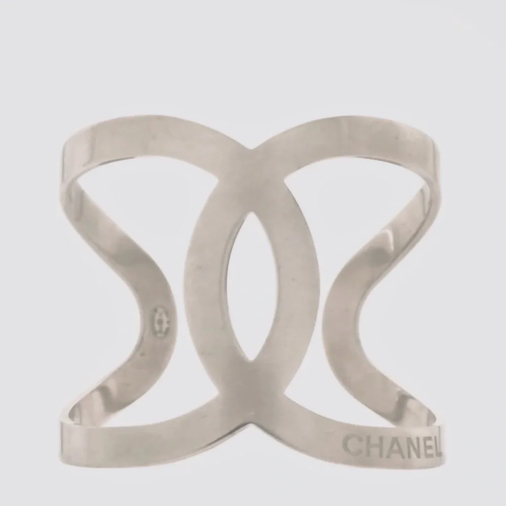 Chanel • Interlocking CC • Silver brushed Metal • open Cuff